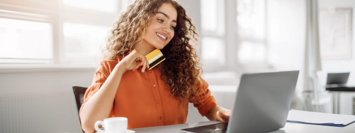 Onde os consumidores de moda realmente descobrem e decidem a compra